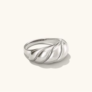 Mejuri Croissant Dome Ring - Silver